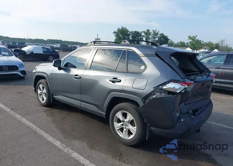2021 Toyota Rav4 Xle z USA, uszkodzony, nr VIN 2T3P1RFV5MC175396